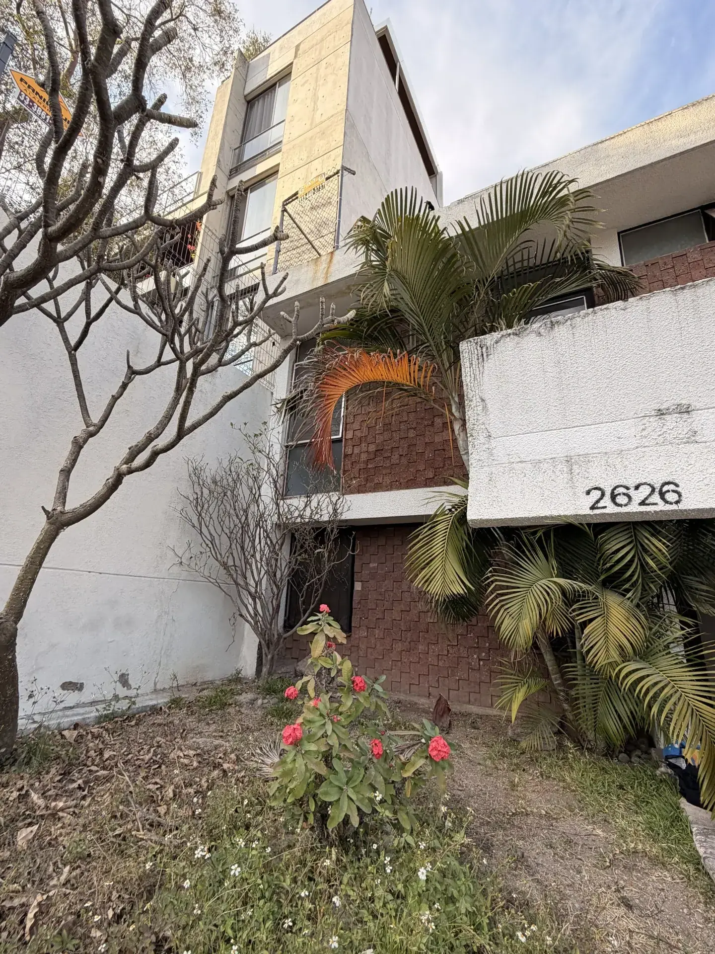 Servicio de proyecto de construccion con personal y maquinaria especializada, enfocado en seguridad, retiro de escombro y avance de obra en Zapopan y Guadalajara.